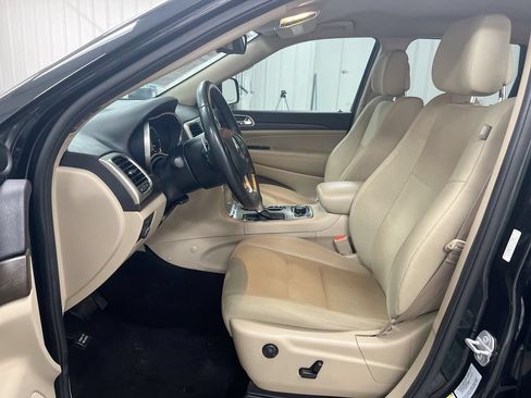Used 2016 Jeep Grand Cherokee Laredo w/ Quick Order Package 23E AWD/4WD image 18