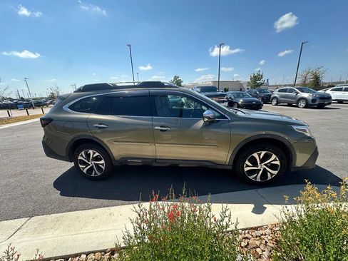 Used 2022 Subaru Outback Touring XT AWD/4WD image 3