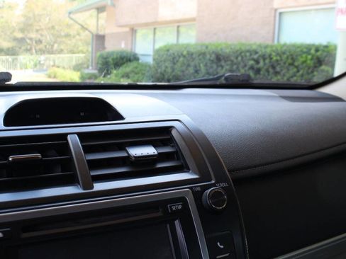 Used 2012 Toyota Camry LE image 38