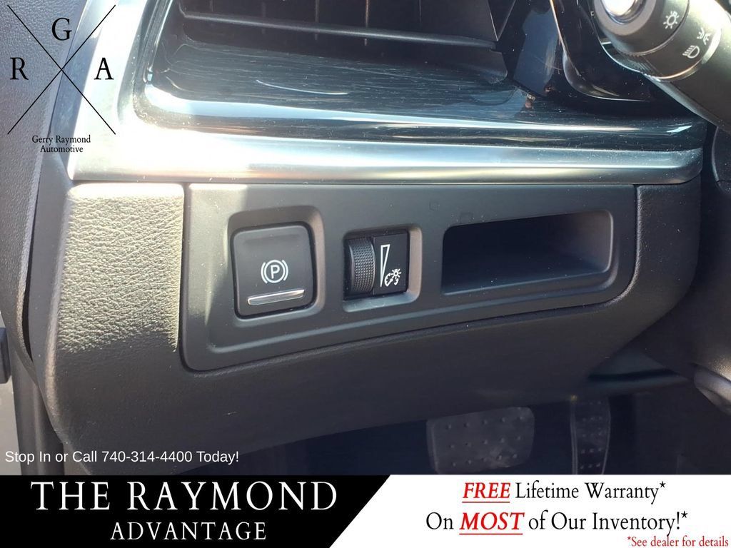 Used 2025 Cadillac XT5 Premium Luxury AWD/4WD image 18