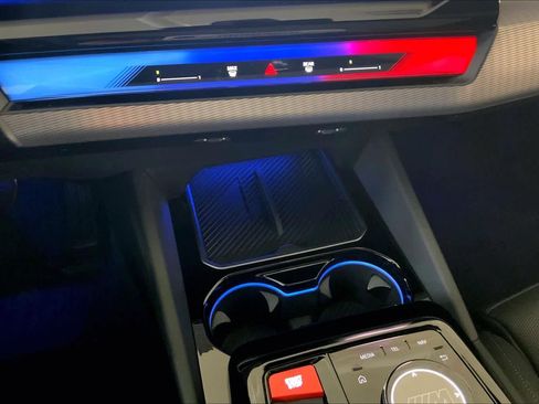 Certified 2025 BMW M5 w/ Executive Package image 70