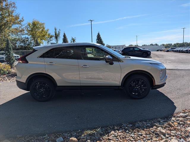 Used 2024 Mitsubishi Eclipse Cross LE AWD/4WD image 6