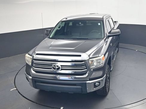 Used 2017 Toyota Tundra SR5 w/ TRD Off Road Package AWD/4WD image 38