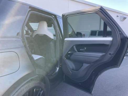 Used 2024 Land Rover Range Rover Sport SV image 15