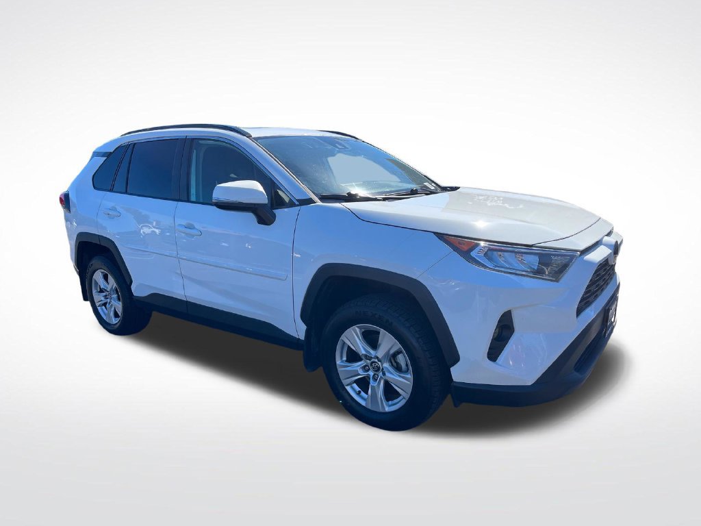 Used 2021 Toyota RAV4 XLE w/ Convenience Package FWD image 7