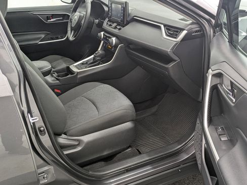 Used 2021 Toyota RAV4 XLE w/ XLE Grade Weather Package image 17