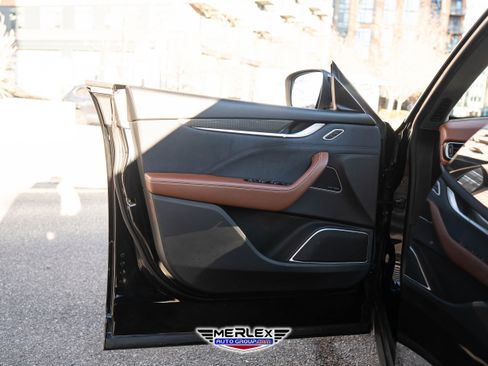 Used 2019 Maserati Levante S GranLusso image 46