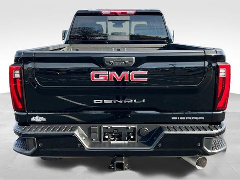 Used 2025 GMC Sierra 2500 Denali image 9