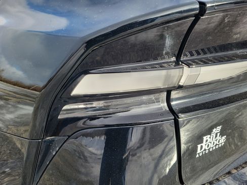 Used 2024 Toyota Prius Prime SE image 11