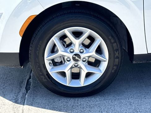 Used 2025 Kia Soul LX FWD image 11