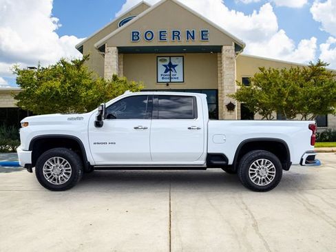 Used 2023 Chevrolet Silverado 2500 High Country w/ Z71 Off-Road Package AWD/4WD image 2