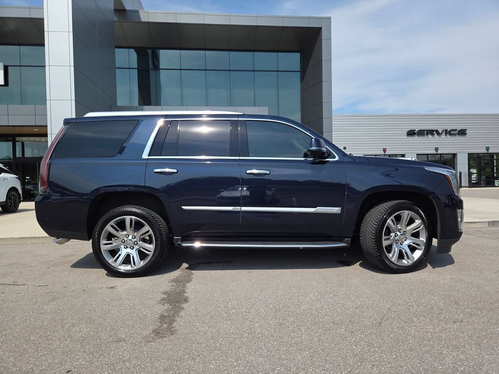 Used 2020 Cadillac Escalade Premium Luxury AWD/4WD image 31