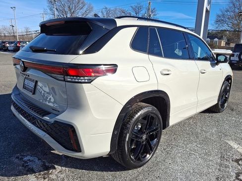 New 2026 Volkswagen Tiguan SE R-Line image 4