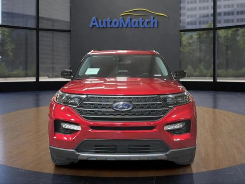 Used 2024 Ford Explorer XLT w/ Equipment Group 202A AWD/4WD image 3