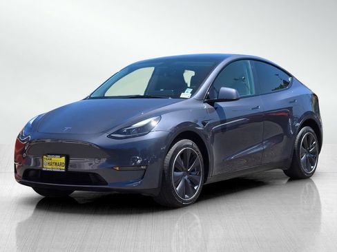 Used 2023 Tesla Model Y Long Range AWD/4WD image 9