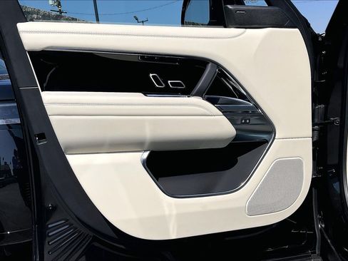 New 2026 Land Rover Range Rover SE AWD/4WD image 14