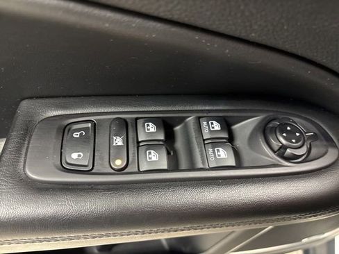Used 2021 Jeep Compass Latitude w/ Sun and Sound Group FWD image 18
