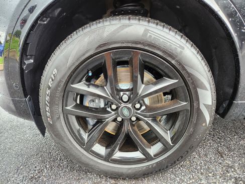 Certified 2025 Land Rover Discovery Sport S image 7