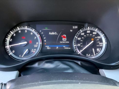 Used 2021 Toyota Highlander XLE image 25