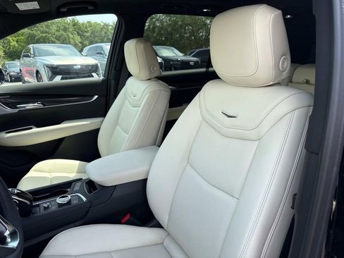 New 2025 Cadillac XT6 Sport w/ Technology Package image 22