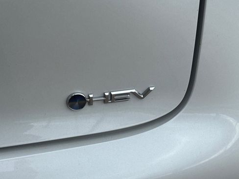 Certified 2025 Toyota Prius LE image 33