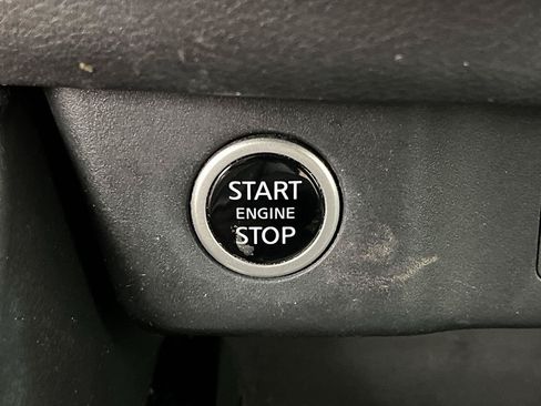 Used 2023 Nissan Rogue SV AWD/4WD image 19