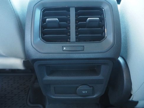 Used 2020 Volkswagen Tiguan S image 18
