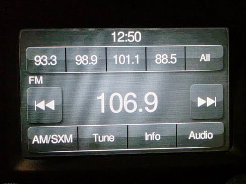 Used 2019 RAM 1500 Classic SLT image 3