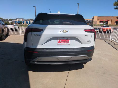 Used 2024 Chevrolet Blazer EV LT AWD/4WD image 4