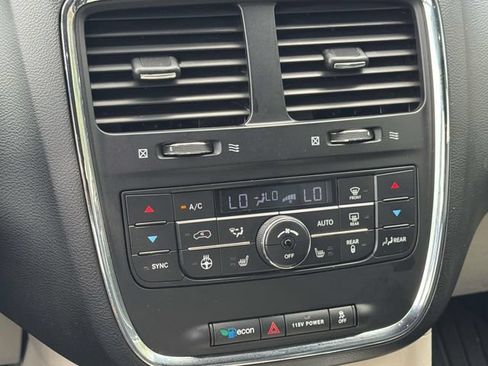 Used 2015 Dodge Grand Caravan SXT FWD image 16