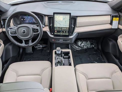 New 2026 Volvo XC90 B6 Plus w/ Protection Package Premier image 14