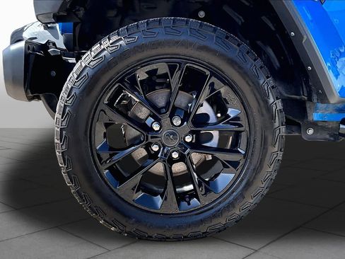 Used 2025 Jeep Gladiator Sport AWD/4WD image 11