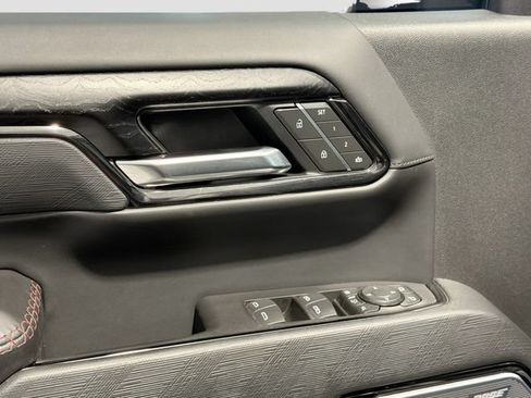 Used 2025 GMC Sierra 2500 AT4X AWD/4WD image 16