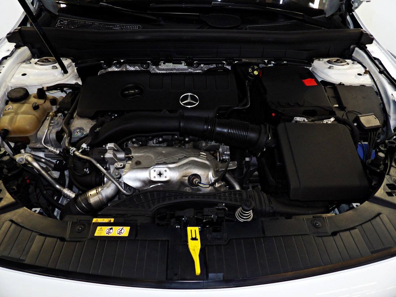 Used 2021 Mercedes-Benz GLB 250 4MATIC image 17