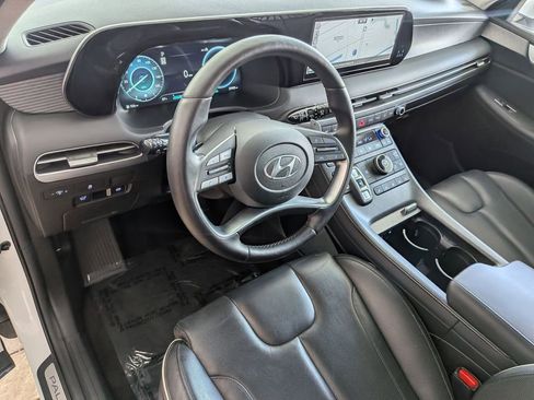 Used 2025 Hyundai Palisade Limited FWD image 13