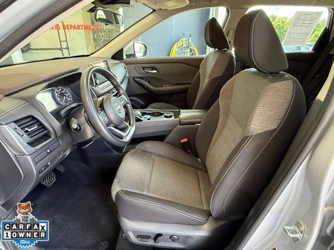 Used 2023 Nissan Rogue SV AWD/4WD image 2