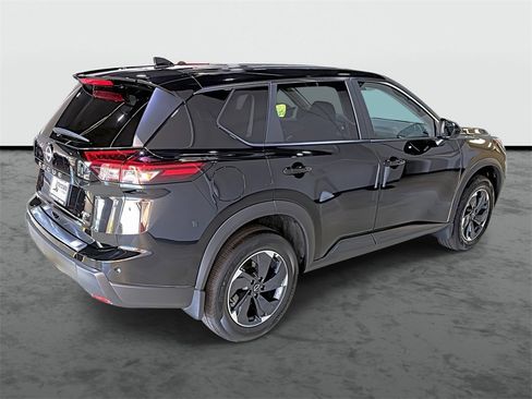 Used 2026 Nissan Rogue SV image 4