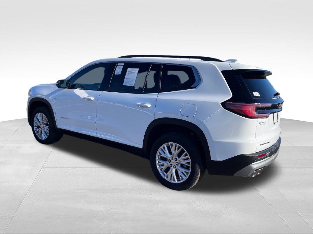 Used 2026 GMC Acadia Elevation w/ Elevation Premium Package FWD image 3