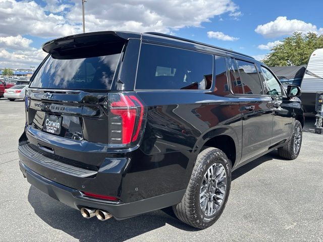 Used 2025 Chevrolet Suburban Z71 AWD/4WD image 6