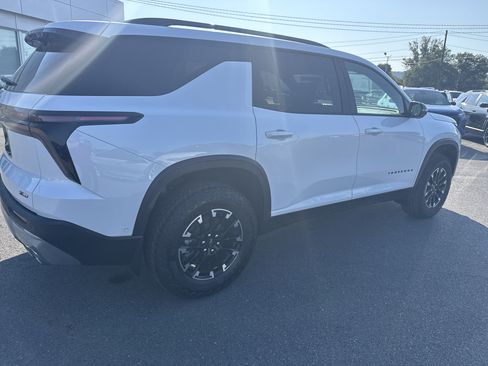 New 2026 Chevrolet Traverse Z71 w/ Enhanced Driving Package image 3