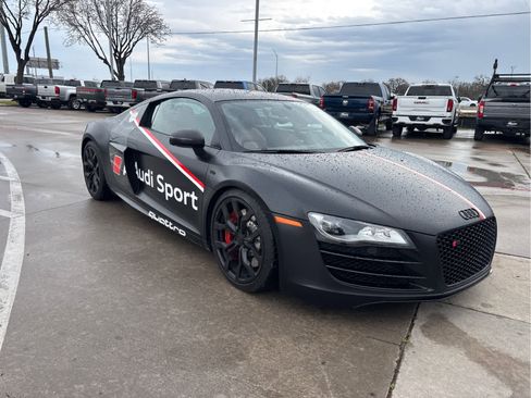 Used 2012 Audi R8 V10 image 2