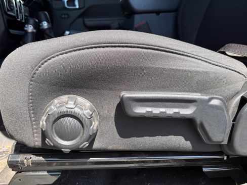 Used 2022 Jeep Wrangler Unlimited Sport AWD/4WD image 23