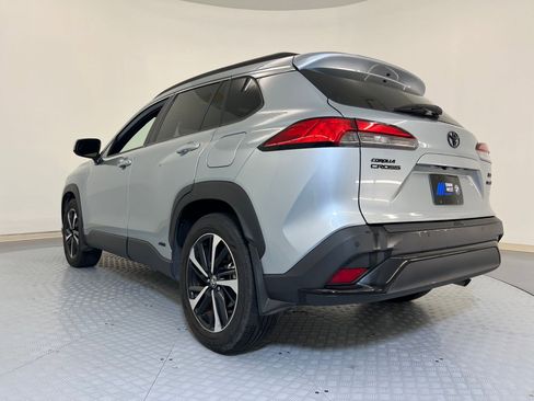 Used 2024 Toyota Corolla Cross XSE image 3