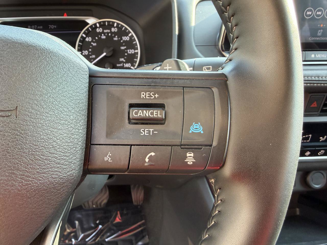 Used 2025 Nissan Rogue SV AWD/4WD image 28