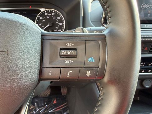 Used 2025 Nissan Rogue SV AWD/4WD image 28