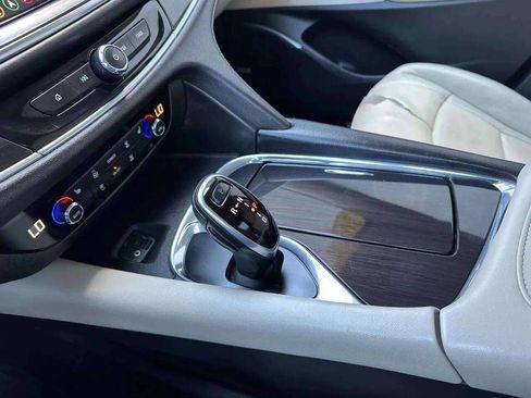 Used 2020 Buick Enclave Essence w/ Sound and Sites Package AWD/4WD image 19