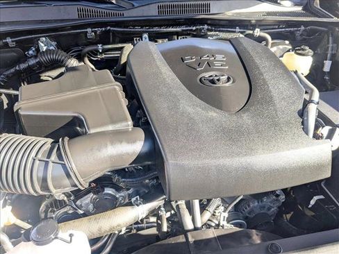 Used 2022 Toyota Tacoma Limited image 22