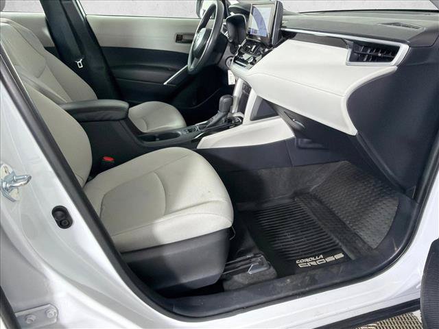 Used 2025 Toyota Corolla Cross L FWD image 13