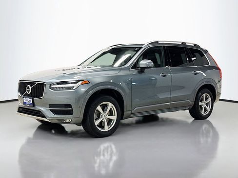 Used 2018 Volvo XC90 T5 Momentum w/ Convenience Package image 3