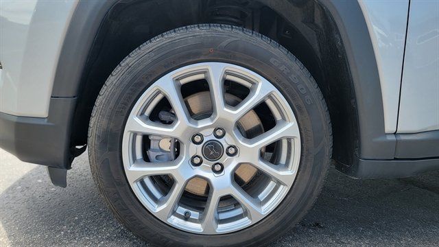 Used 2025 Jeep Compass Limited AWD/4WD image 11